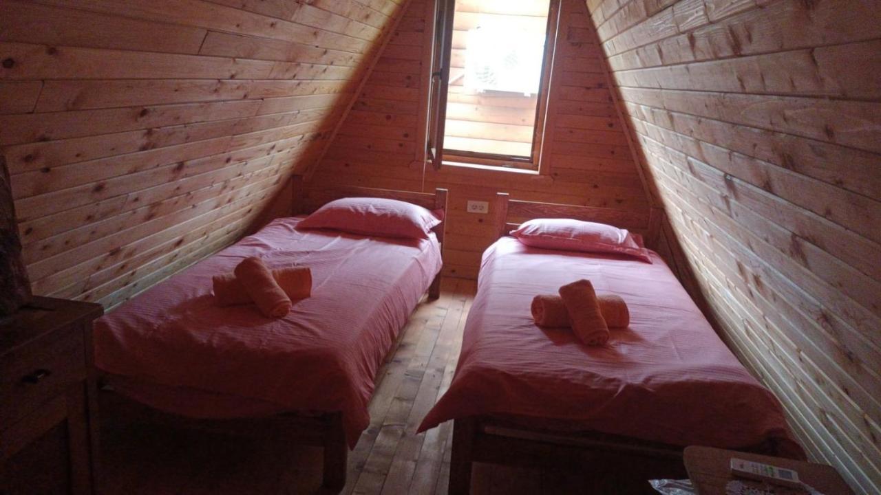 Lolini Bungalovi Novi Sad Luaran gambar