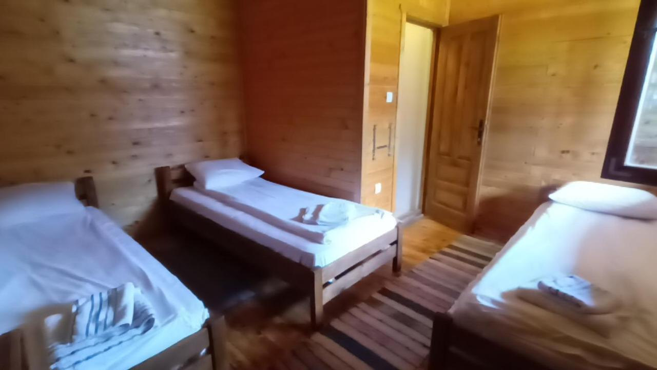 Lolini Bungalovi Novi Sad Luaran gambar