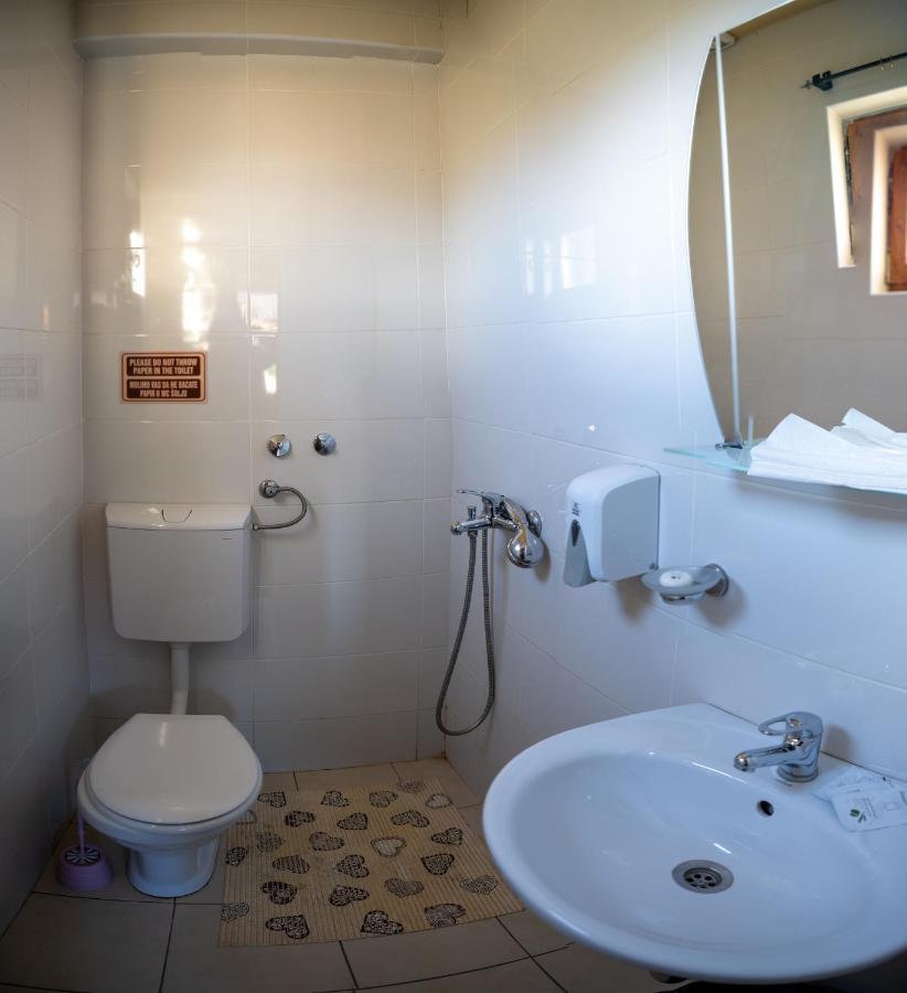 Lolini Bungalovi Novi Sad Luaran gambar